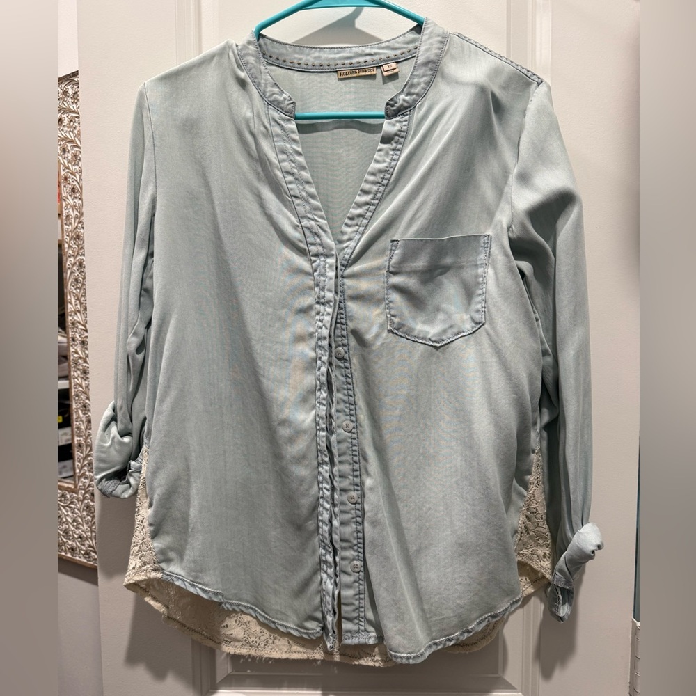 HOLDING HORSES Soft Blue Button-Down Shirt